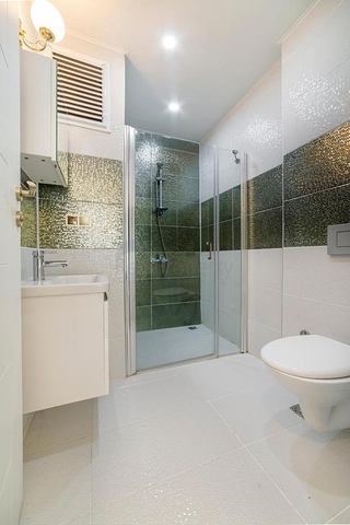 موقع مميز - تراس واسع - 3 غرف وصالة مفروشة - في مهموتلار / الانيا 