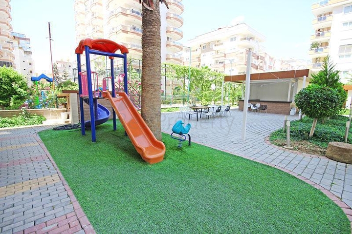 موقع مميز - تراس واسع - 3 غرف وصالة مفروشة - في مهموتلار / الانيا 