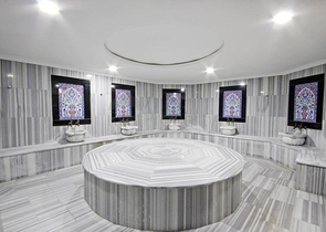 موقع مميز - تراس واسع - 3 غرف وصالة مفروشة - في مهموتلار / الانيا 