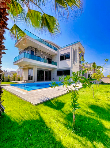 فلل 4 + 1 في المرحلة النهائية من البناء في انطاليا