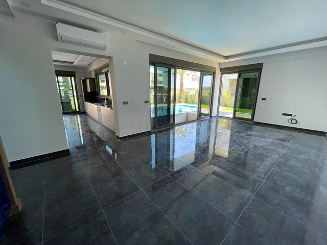 فلل 4 + 1 في المرحلة النهائية من البناء في انطاليا