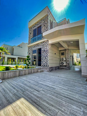 فلل 4 + 1 في المرحلة النهائية من البناء في انطاليا