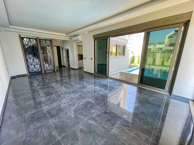 فلل 4 + 1 في المرحلة النهائية من البناء في انطاليا