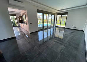 فلل 4 + 1 في المرحلة النهائية من البناء في انطاليا