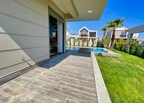 فلل 4 + 1 في المرحلة النهائية من البناء في انطاليا