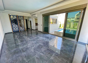 فلل 4 + 1 في المرحلة النهائية من البناء في انطاليا