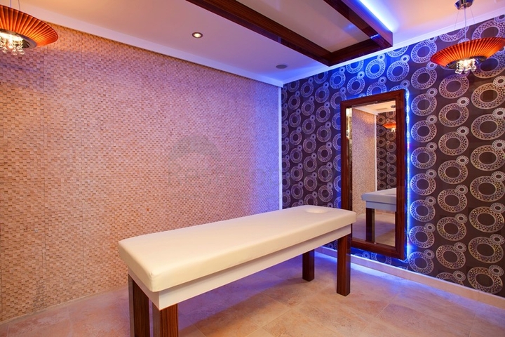 مجمع فاخر - شقة عائلية انيقة -2 غرفة وصالة -في كارجي جاك / الانيا