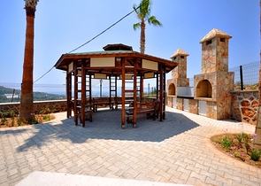 مجمع فاخر - شقة عائلية انيقة -2 غرفة وصالة -في كارجي جاك / الانيا