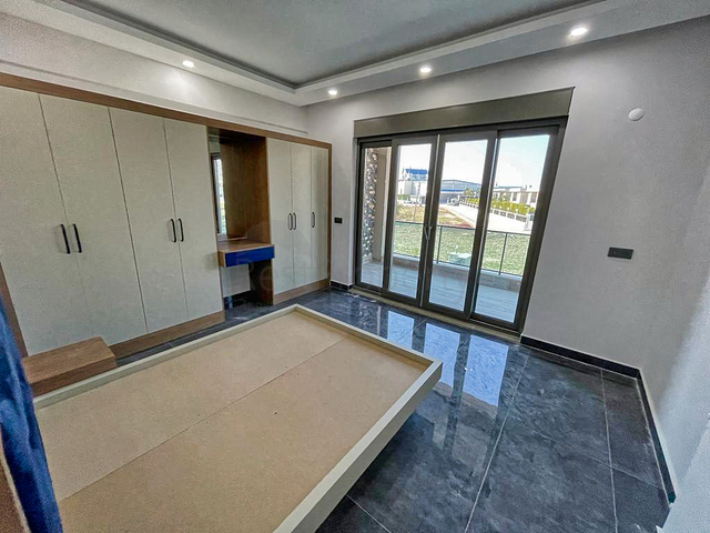 فلل 4 + 1 مع مسبح خاص في قادرية بيليك