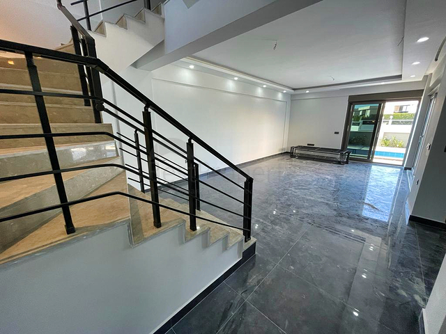 فلل 4 + 1 مع مسبح خاص في قادرية بيليك