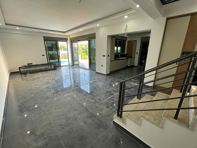 فلل 4 + 1 مع مسبح خاص في قادرية بيليك