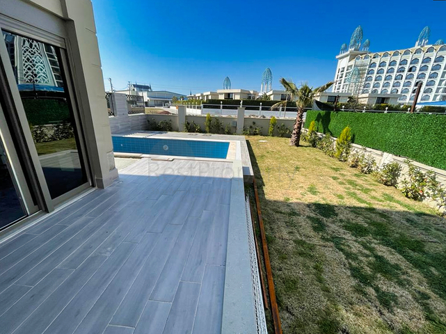 فلل 4 + 1 مع مسبح خاص في قادرية بيليك