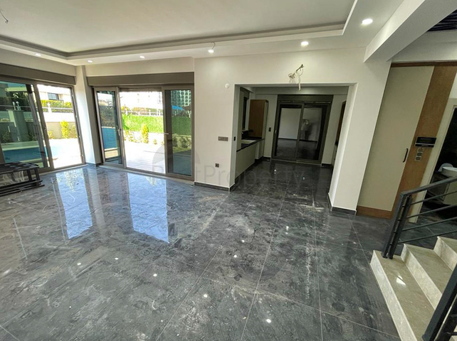 فلل 4 + 1 مع مسبح خاص في قادرية بيليك