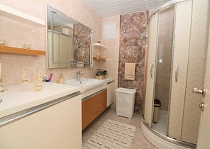 اطلالة مفتوحة -شقة عائلية 2 غرفة وصالة - فرش انيق -في مهموتلار / الانيا 