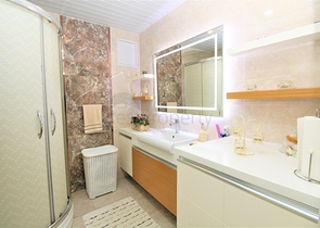 اطلالة مفتوحة -شقة عائلية 2 غرفة وصالة - فرش انيق -في مهموتلار / الانيا 