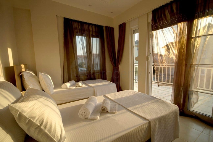 فيلا 4 + 1 مع مسبح على مسافة قريبة من الشاطئ في بيليك