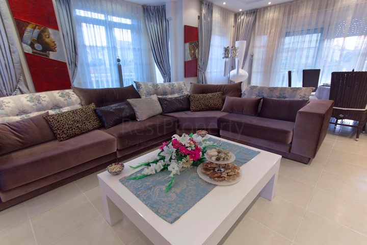 فيلا 4 + 1 مع مسبح على مسافة قريبة من الشاطئ في بيليك