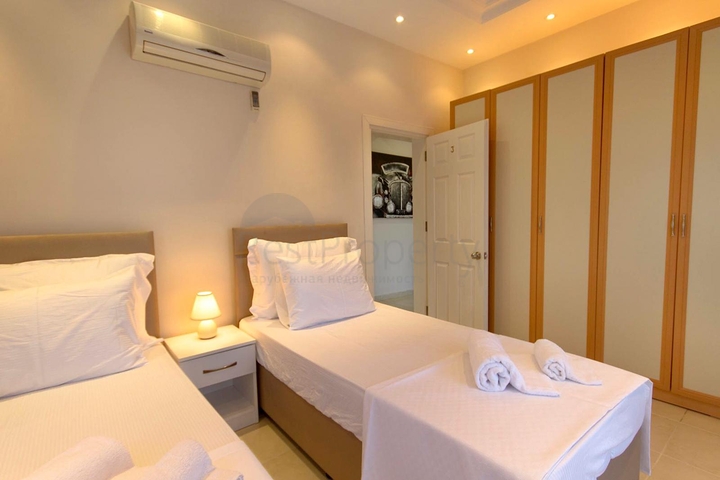 فيلا 4 + 1 مع مسبح على مسافة قريبة من الشاطئ في بيليك