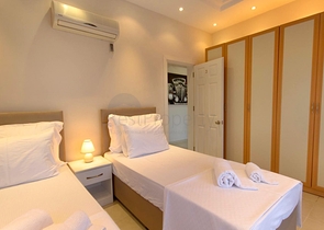 فيلا 4 + 1 مع مسبح على مسافة قريبة من الشاطئ في بيليك