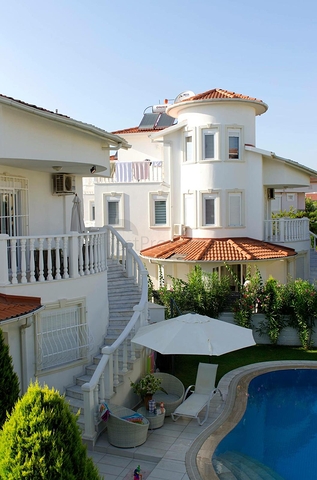 فيلا 3 + 1 مفروشة مع مسبح خاص في بيليك