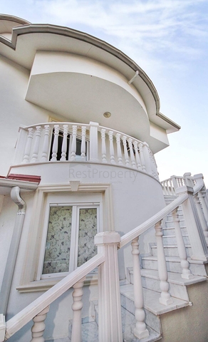 فيلا 3 + 1 مفروشة مع مسبح خاص في بيليك