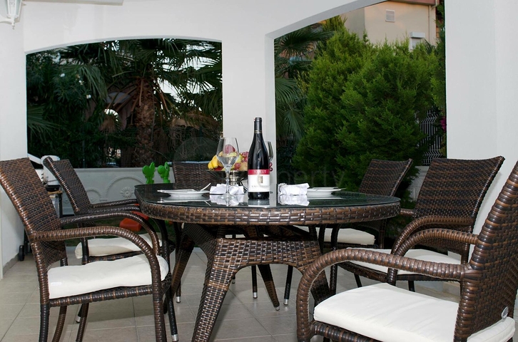 فيلا 3 + 1 مفروشة مع مسبح خاص في بيليك