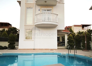 فيلا 3 + 1 مفروشة مع مسبح خاص في بيليك