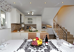 فيلا 3 + 1 مفروشة مع مسبح خاص في بيليك