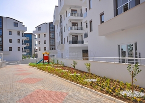 بجانب المشفى -شقة دوبلكس 2 غرفة وصالة -مجمع حديث - في اوبا / الانيا 