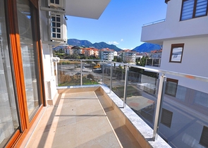 بجانب المشفى -شقة دوبلكس 2 غرفة وصالة -مجمع حديث - في اوبا / الانيا 