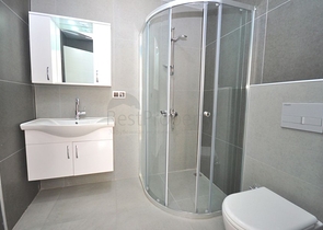 بجانب المشفى -شقة دوبلكس 2 غرفة وصالة -مجمع حديث - في اوبا / الانيا 