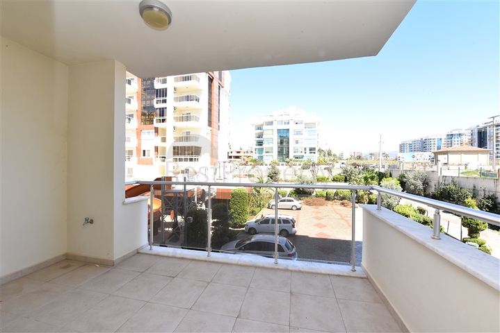 سعر منافس - شقة 1 غرفة وصالة -ضمن محمع 5 نجوم - في افسلار / الانيا 