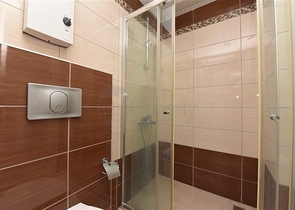 سعر منافس - شقة 1 غرفة وصالة -ضمن محمع 5 نجوم - في افسلار / الانيا 