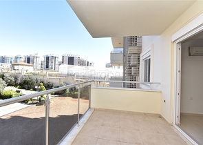 سعر منافس - شقة 1 غرفة وصالة -ضمن محمع 5 نجوم - في افسلار / الانيا 