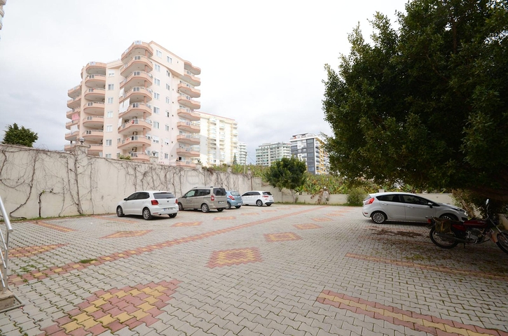 دوبلكس واسعة - 5 غرف وصالة - في مهموتلار / الانيا 