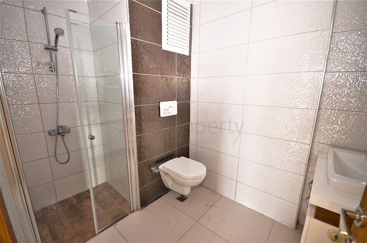 دوبلكس واسعة - 5 غرف وصالة - في مهموتلار / الانيا 