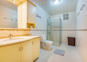 اطلالة بحر - شقة عائلية واسعة - غرفتين وصالة -مهموتلار / الانيا 