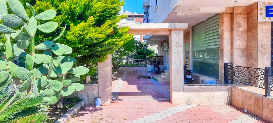 شقة 2 + 1 على مسافة قريبة من البحر في أنطاليا