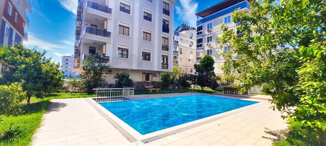 شقة 2 + 1 على مسافة قريبة من البحر في أنطاليا