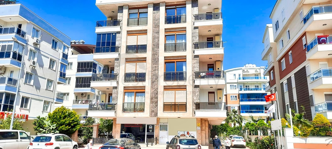 شقة 2 + 1 على مسافة قريبة من البحر في أنطاليا
