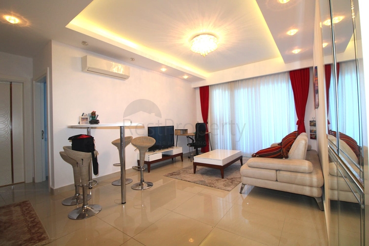 اطلالة بحرية ساحرة -مجمع فاخر اول صف على البحر - شقة غرفة وصالة واسعة - الانيا 