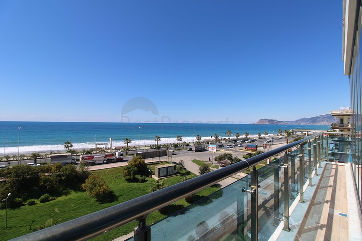 اطلالة بحرية ساحرة -مجمع فاخر اول صف على البحر - شقة غرفة وصالة واسعة - الانيا 