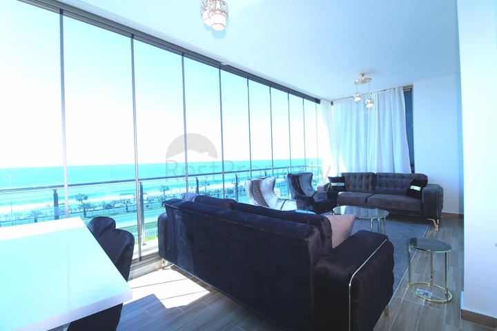 اطلالة بحرية ساحرة -مجمع فاخر اول صف على البحر - شقة غرفة وصالة واسعة - الانيا 