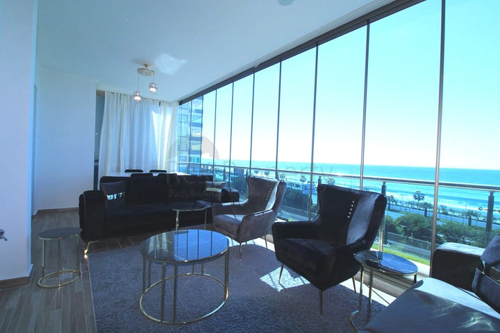 اطلالة بحرية ساحرة -مجمع فاخر اول صف على البحر - شقة غرفة وصالة واسعة - الانيا 