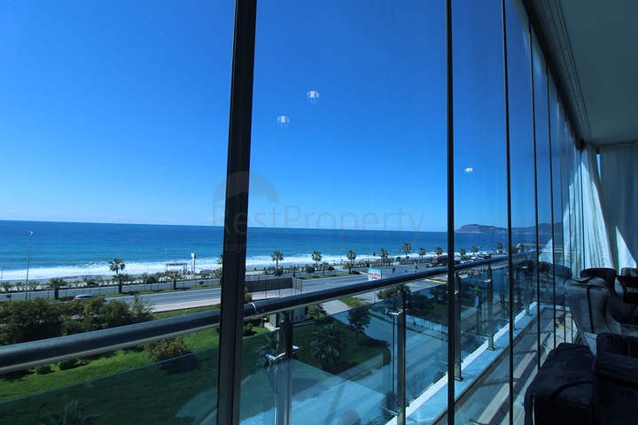 اطلالة بحرية ساحرة -مجمع فاخر اول صف على البحر - شقة غرفة وصالة واسعة - الانيا 