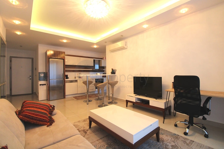 اطلالة بحرية ساحرة -مجمع فاخر اول صف على البحر - شقة غرفة وصالة واسعة - الانيا 