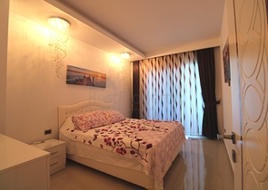 اطلالة بحرية ساحرة -مجمع فاخر اول صف على البحر - شقة غرفة وصالة واسعة - الانيا 