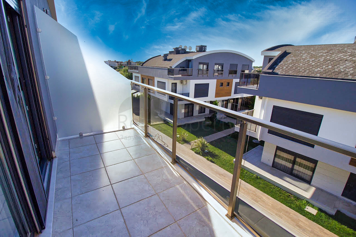 بنتهاوس 2 + 1 مع أثاث في كوندو لارا أنطاليا