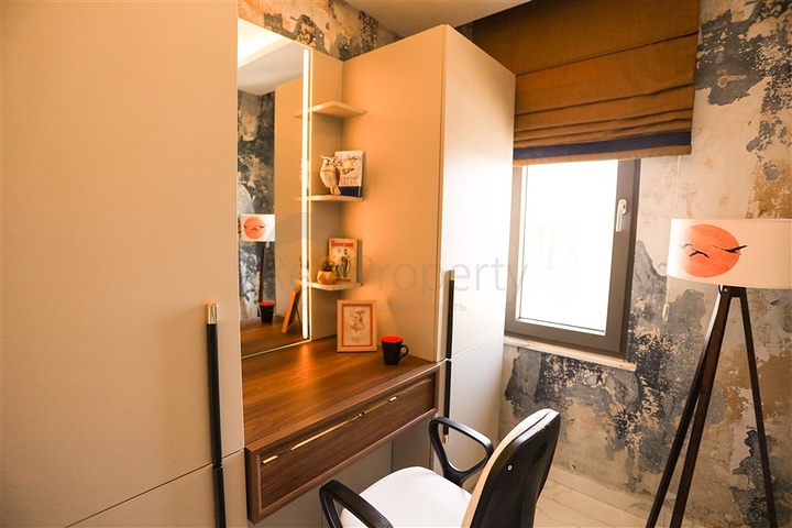 قريب من البحر -  وضمن مجمع انيق - شقة 2 غرفة وصالة - كاستل / الانيا 