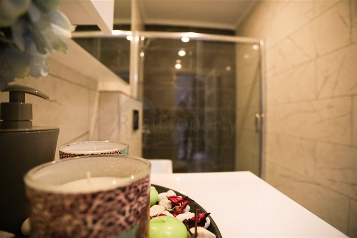 قريب من البحر -  وضمن مجمع انيق - شقة 2 غرفة وصالة - كاستل / الانيا 